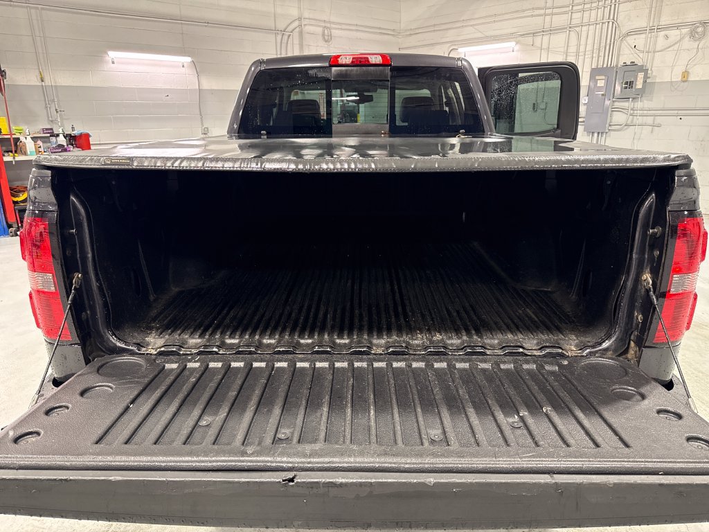 Used 2015 GMC Sierra 1500 SLT w/ SLT Preferred Package AWD/4WD image 41
