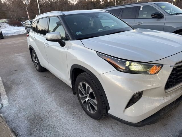 Used 2022 Toyota Highlander XLE