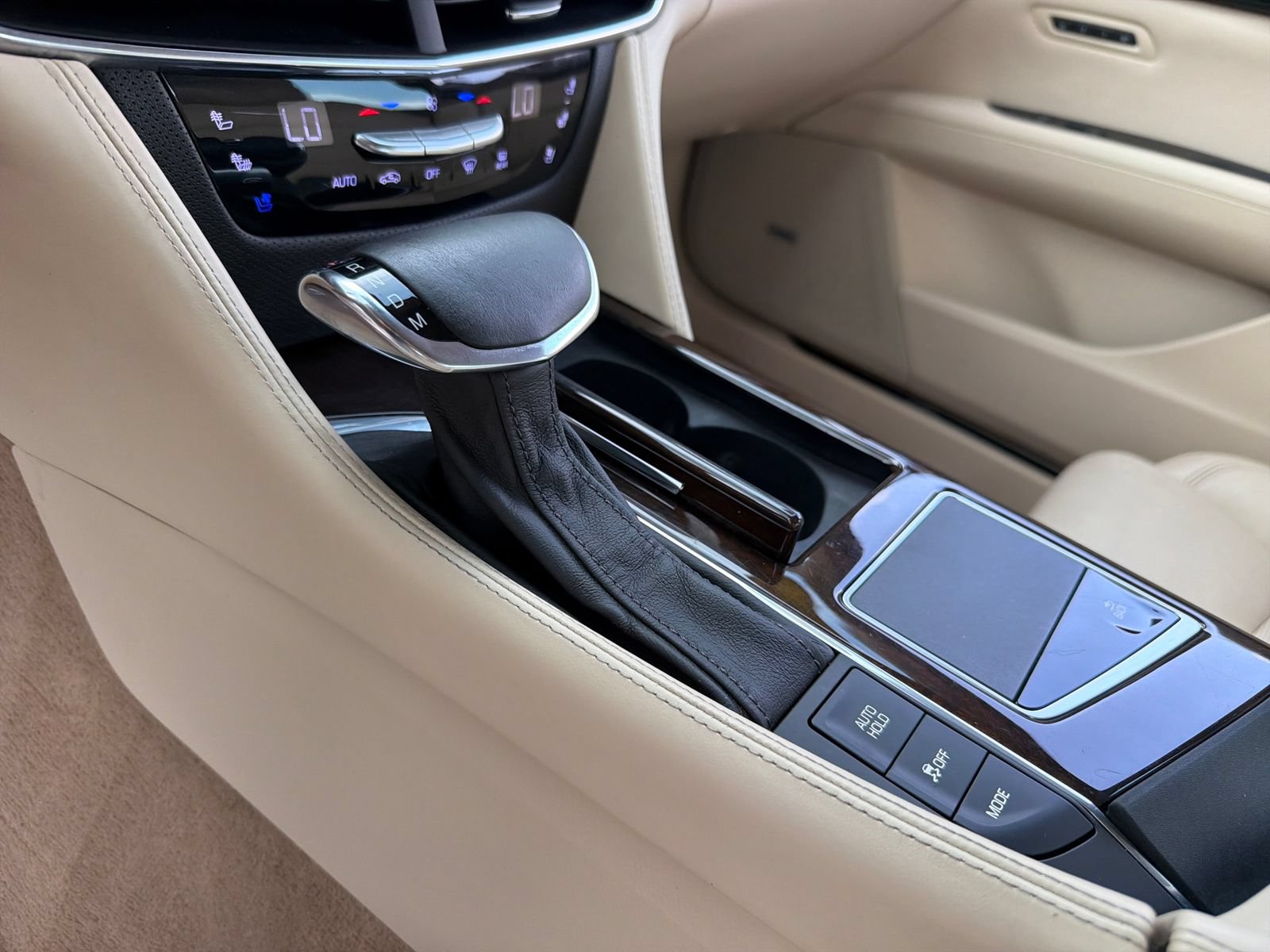 Used 2018 Cadillac CT6 Platinum AWD/4WD image 28