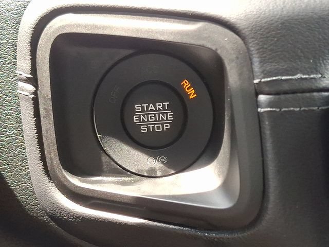 Used 2025 Jeep Wrangler Unlimited Sahara AWD/4WD image 23
