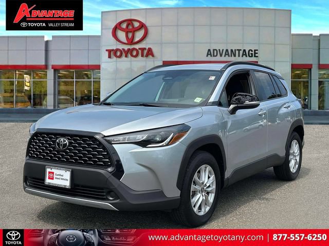 Used 2023 Toyota Corolla Cross LE AWD/4WD image 10