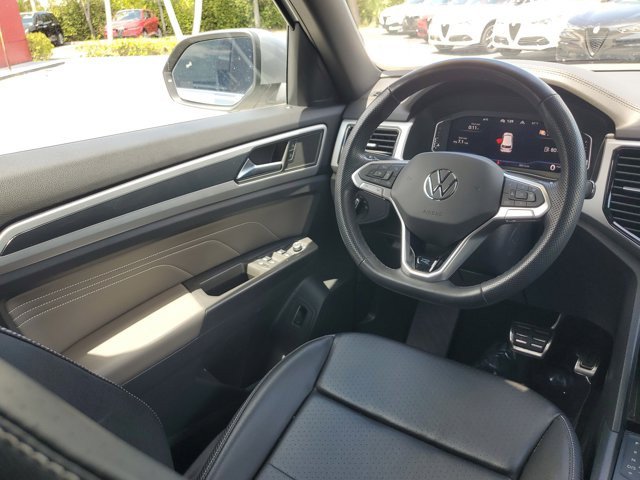 Used 2022 Volkswagen Atlas Cross Sport SEL R-Line AWD/4WD image 15