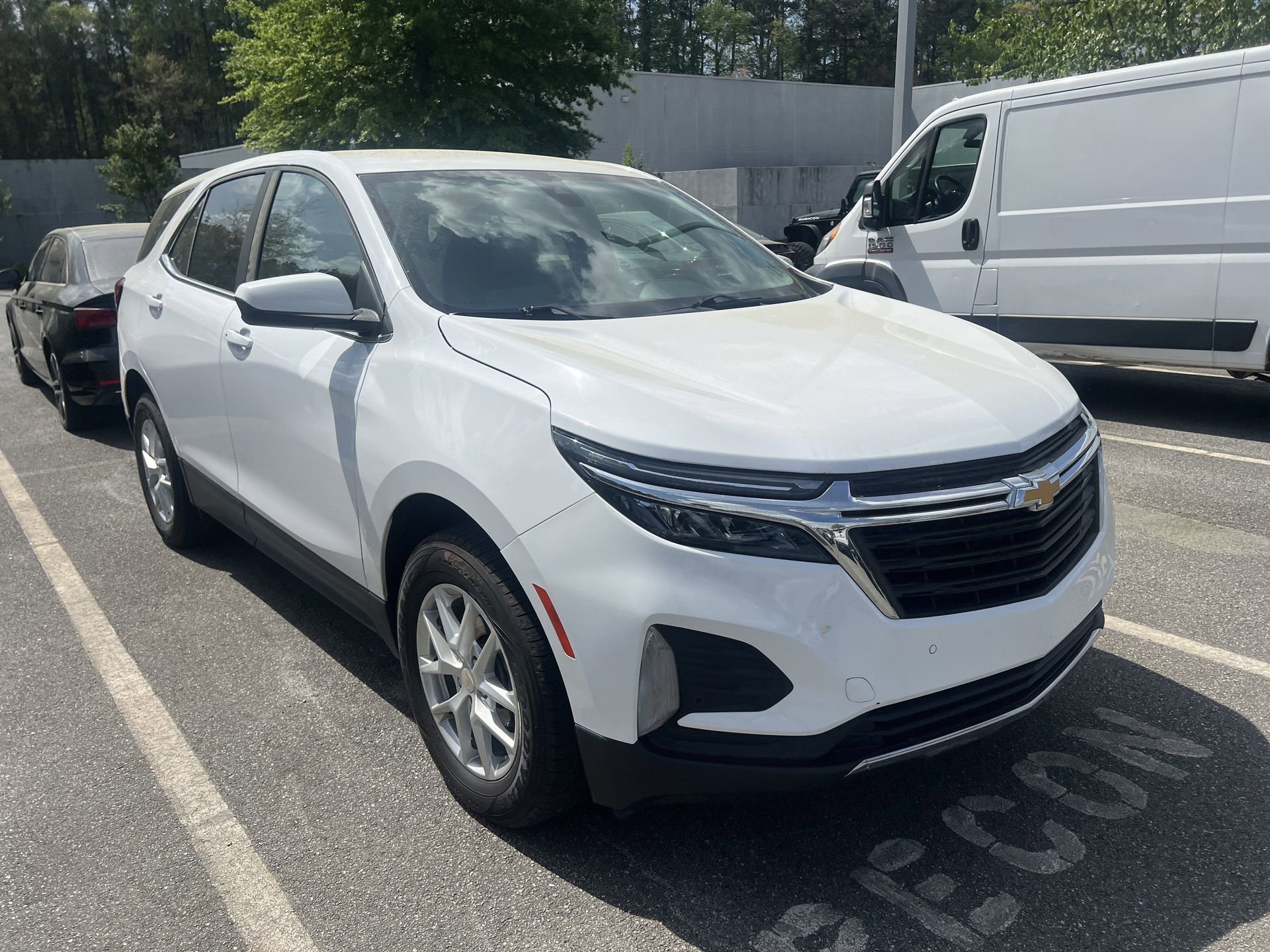 Used 2022 Chevrolet Equinox LT image 2