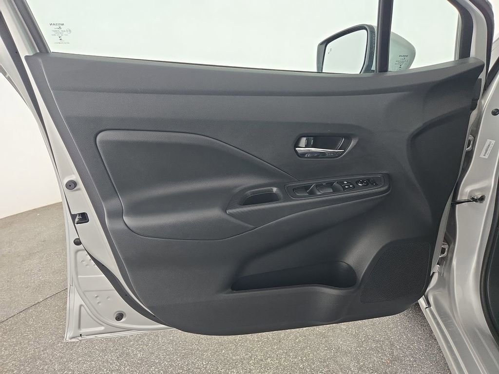 Used 2025 Nissan Versa SV image 25