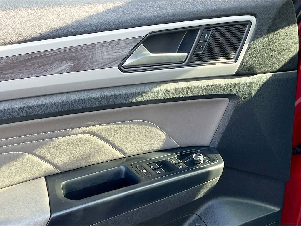 Used 2021 Volkswagen Atlas Cross Sport SE image 17