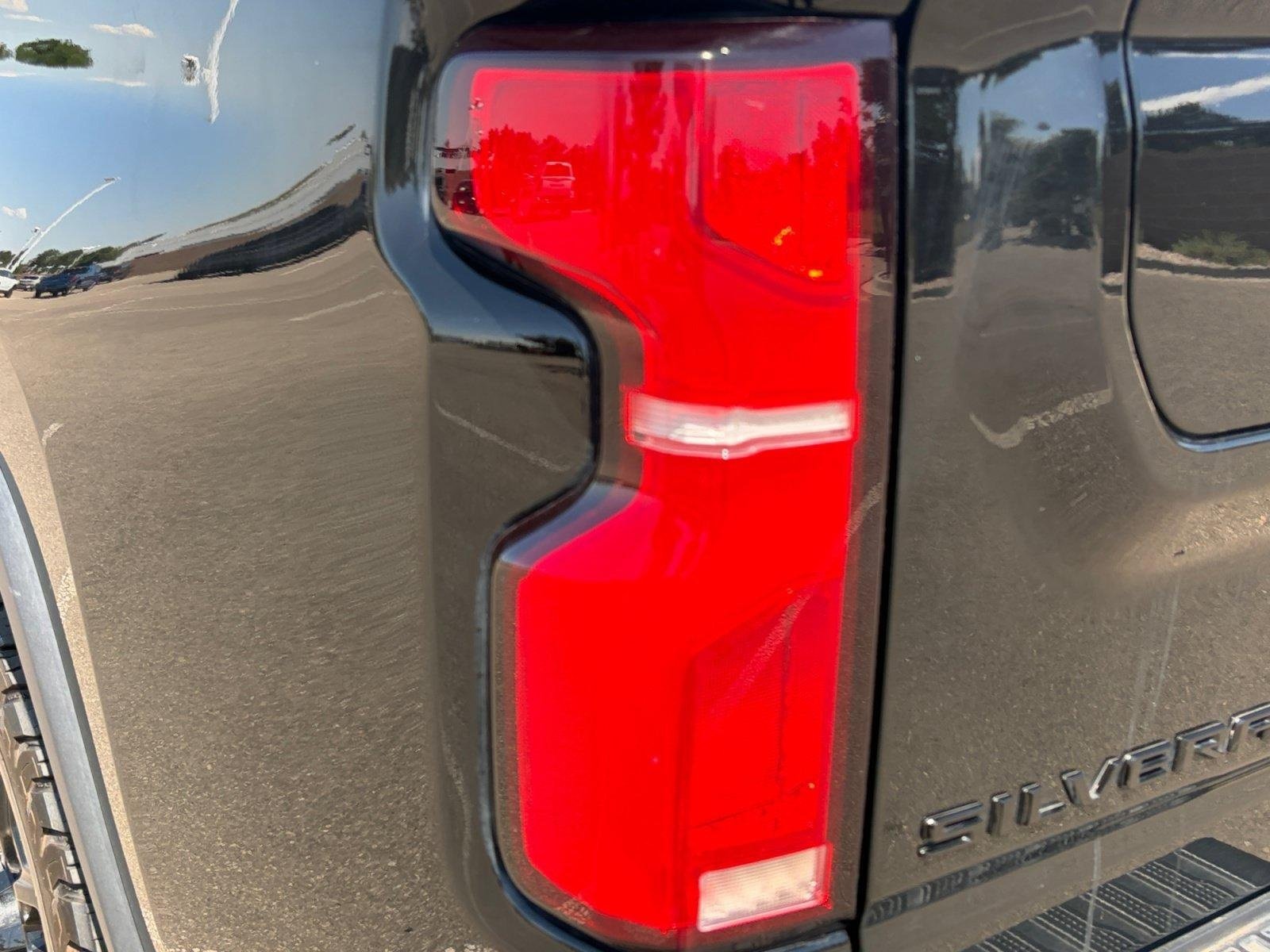 Used 2025 Chevrolet Silverado 2500 High Country w/ High Country Premium Package AWD/4WD image 19