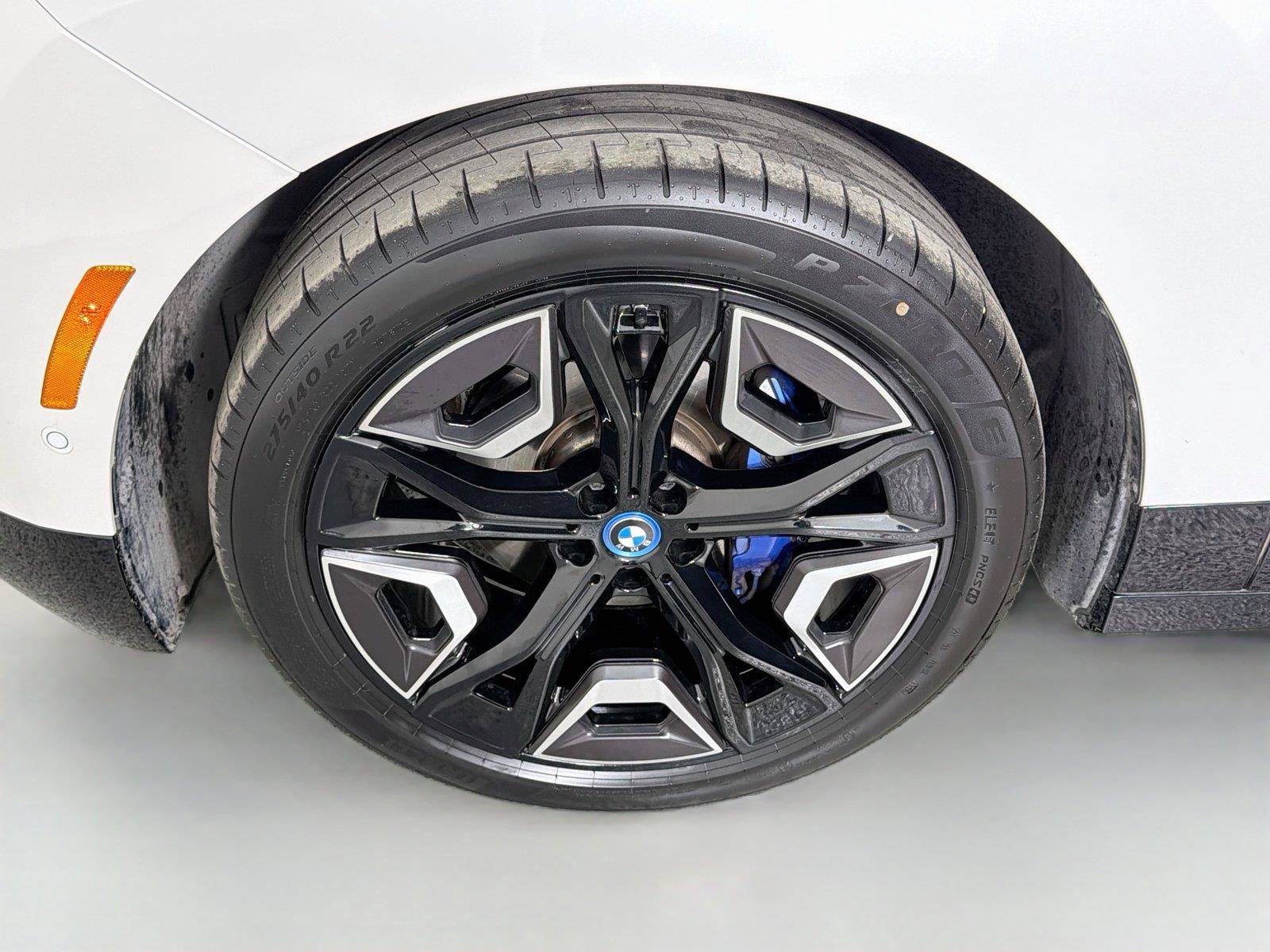 Used 2024 BMW iX xDrive50 w/ Sport Package AWD/4WD image 30