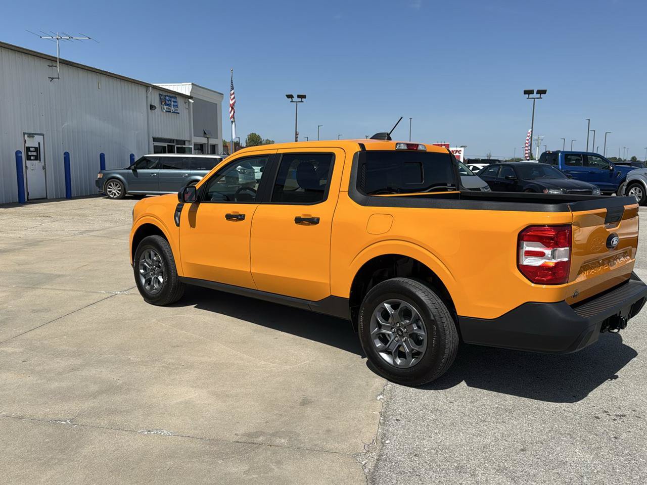 New 2026 Ford Maverick XLT w/ XLT Luxury Package FWD image 12