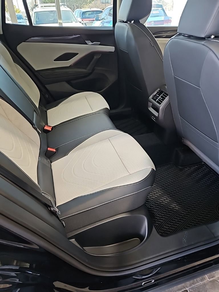 New 2026 Volkswagen Tiguan SE AWD/4WD image 17