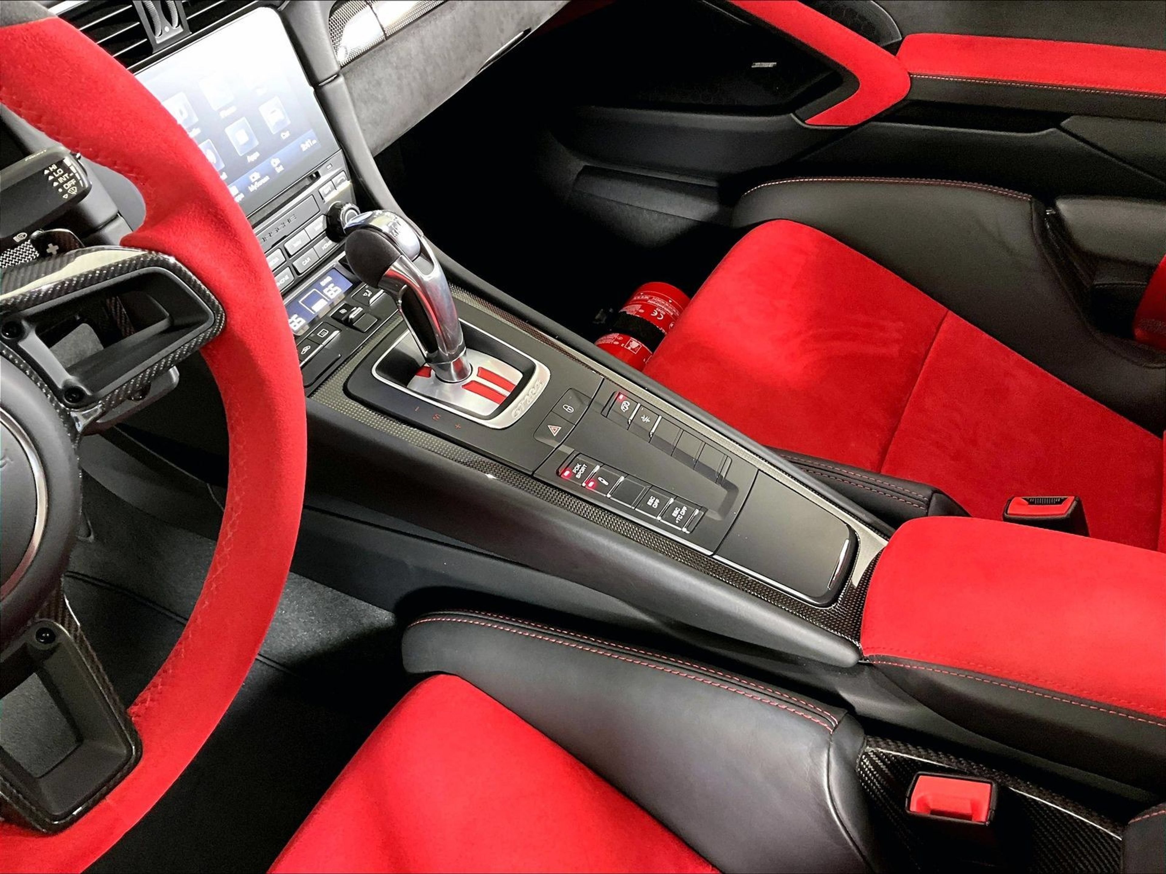 Certified 2018 Porsche 911 GT2 RS RWD image 15