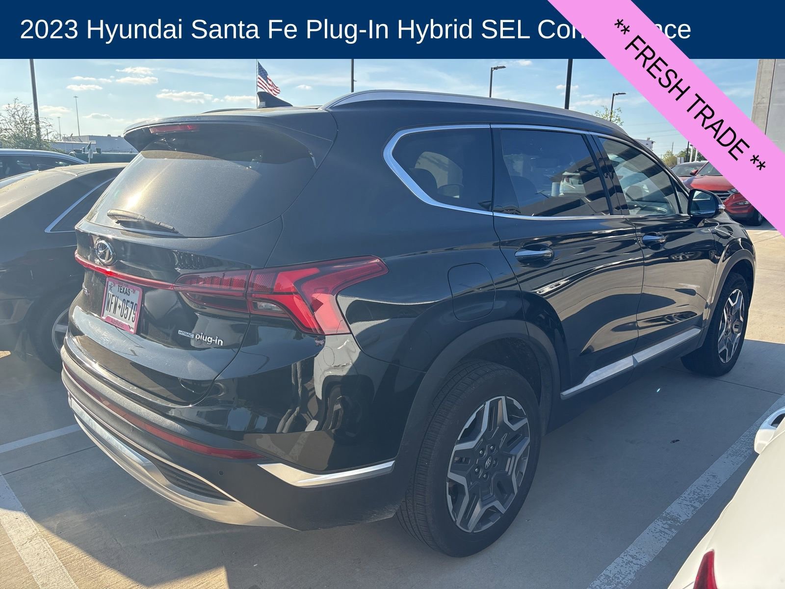 Used 2023 Hyundai Santa Fe SEL Convenience image 2