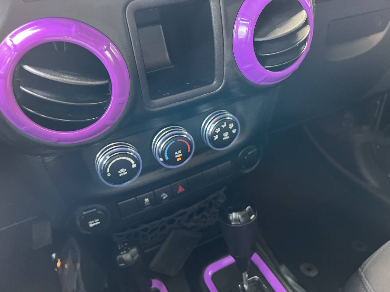 Used 2013 Jeep Wrangler Sport AWD/4WD image 21