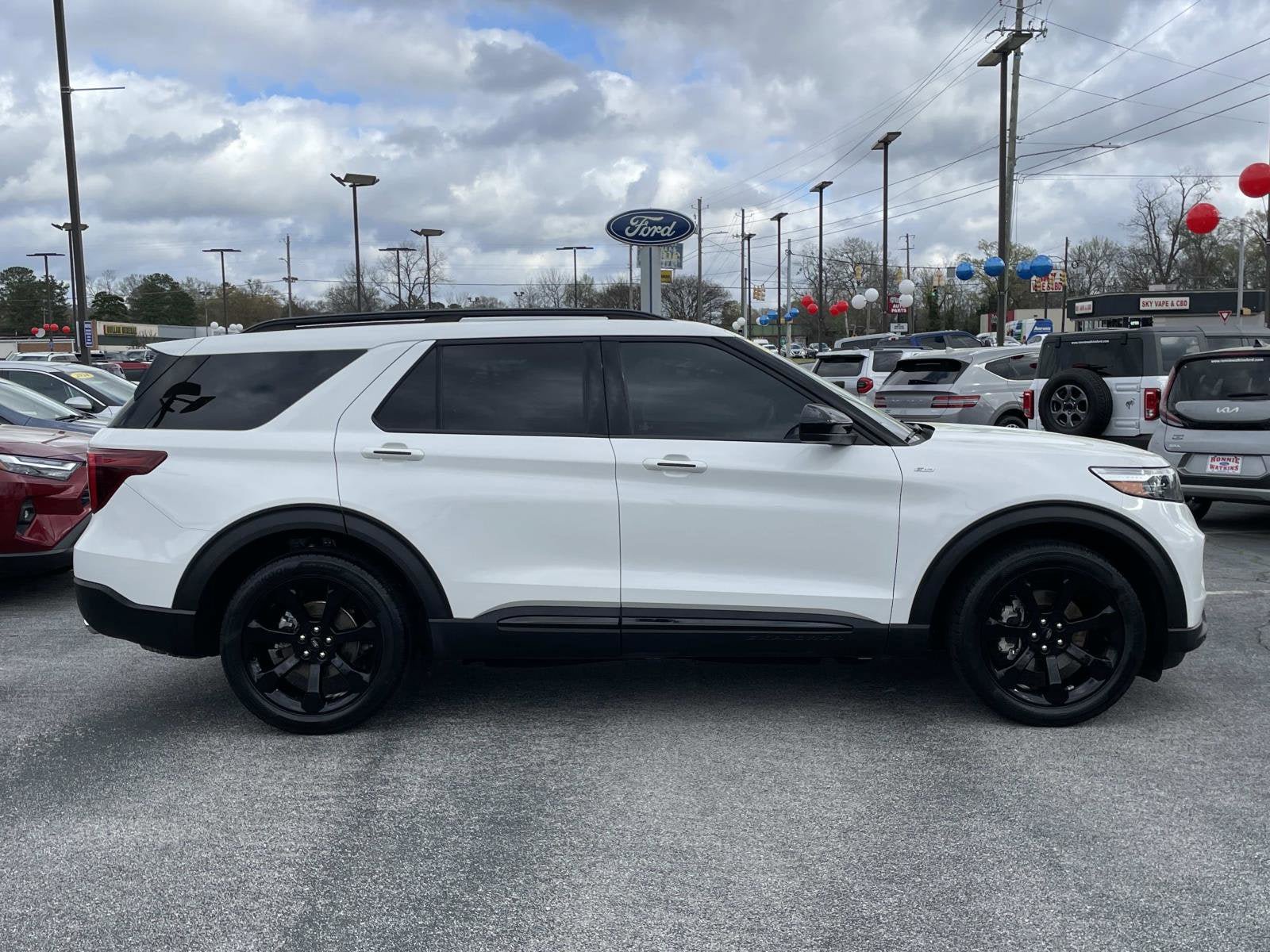 Used 2023 Ford Explorer ST-Line w/ Class IV Trailer Tow Package RWD image 2