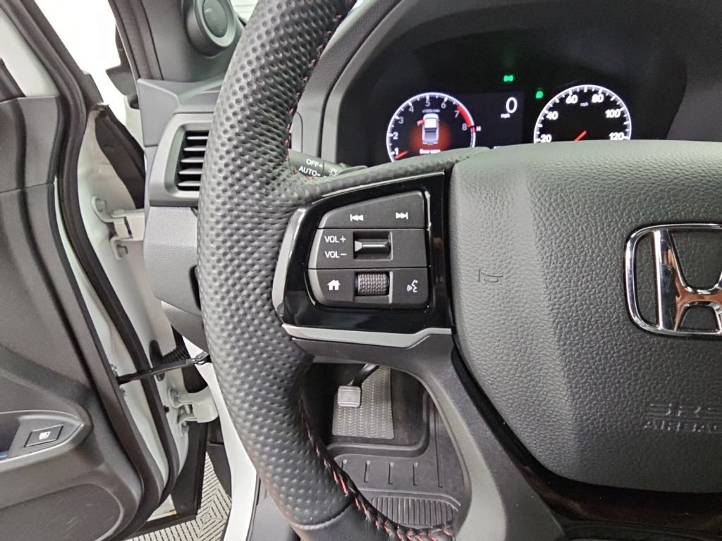 Used 2025 Honda Ridgeline Black Edition image 28