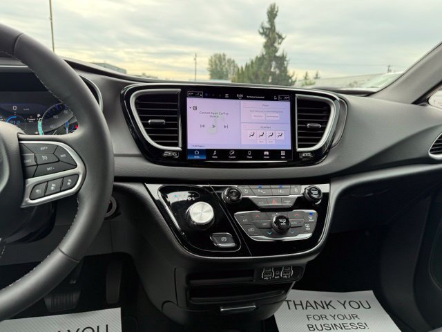 Used 2025 Chrysler Pacifica Select FWD image 24