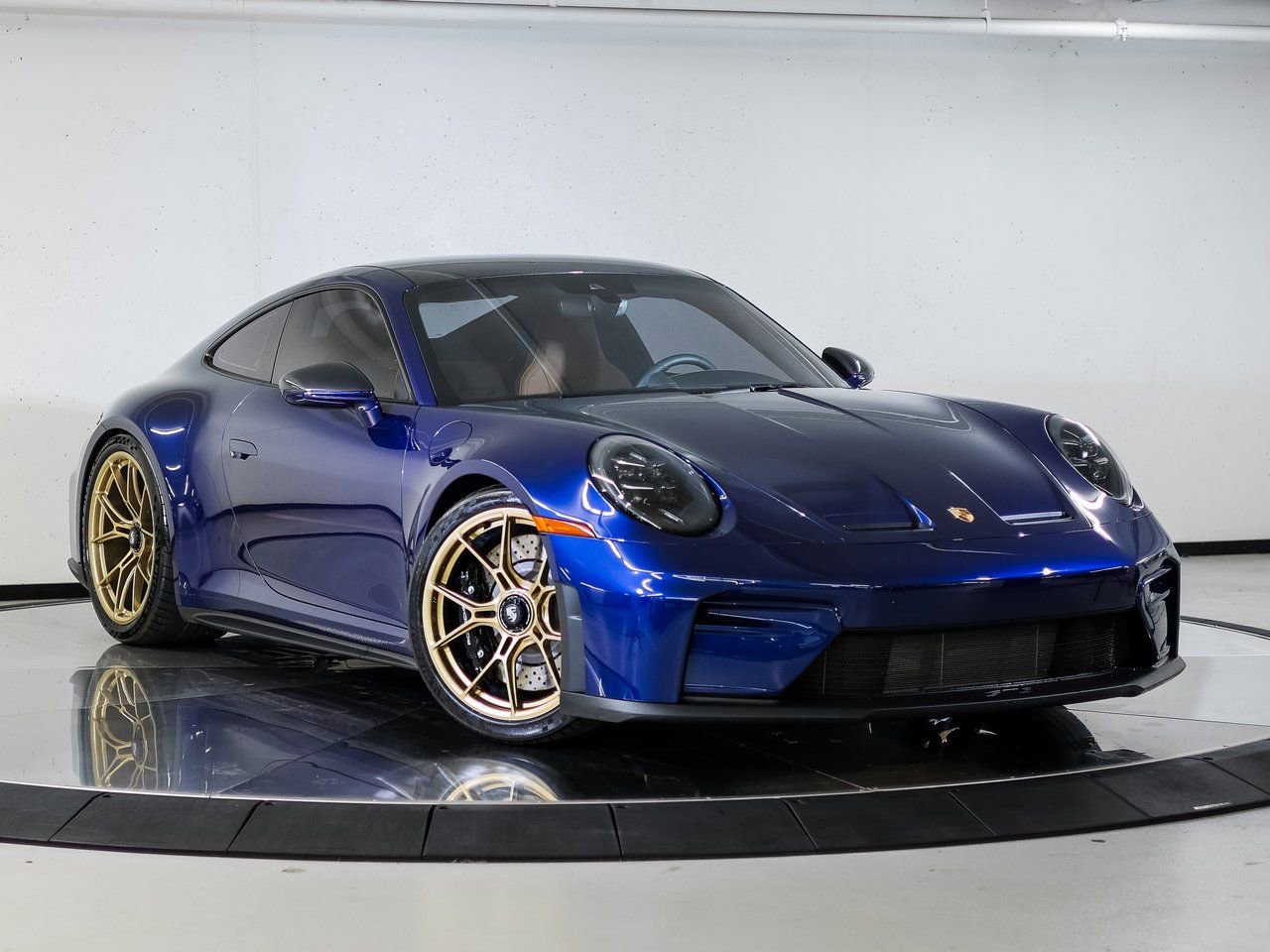 Certified 2025 Porsche 911 GT3 RWD image 9