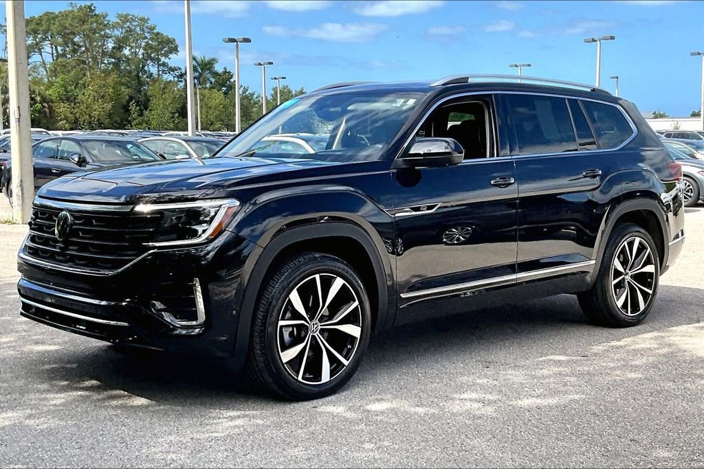 Certified 2024 Volkswagen Atlas SEL Premium R-Line image 9