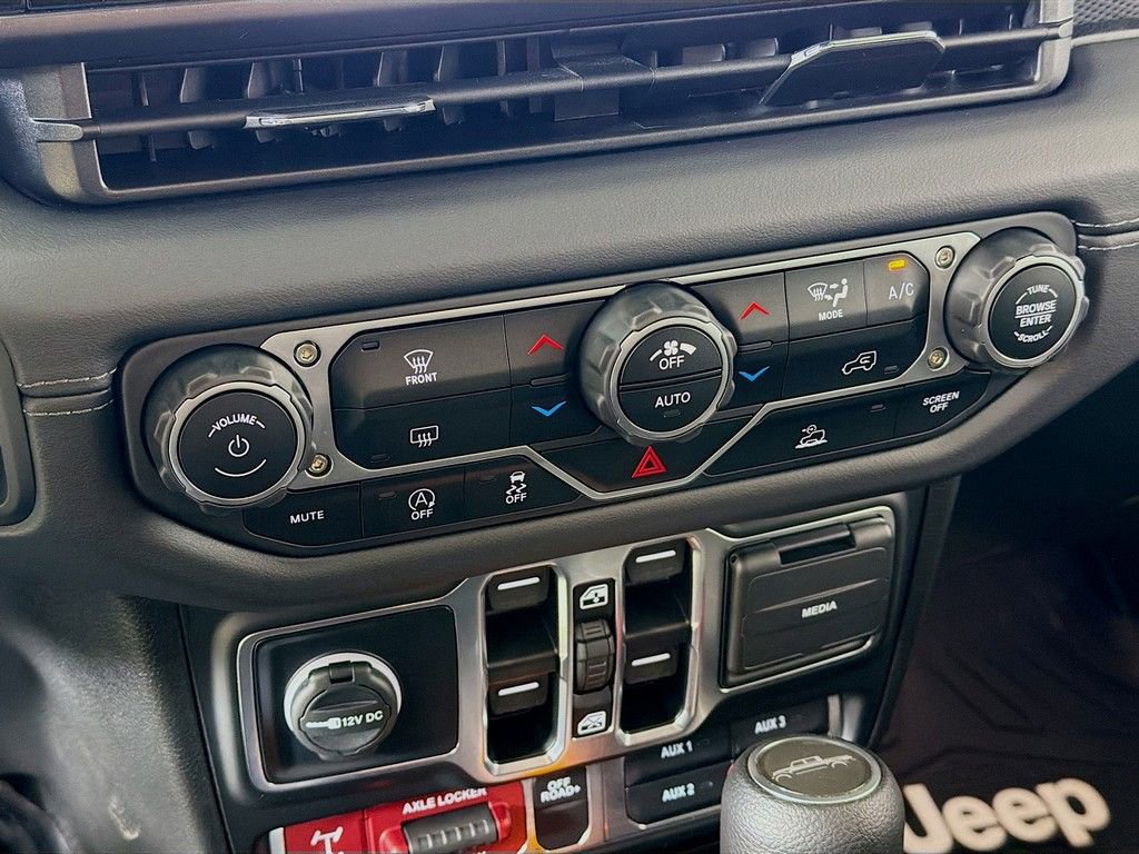 Used 2025 Jeep Gladiator Mojave image 32