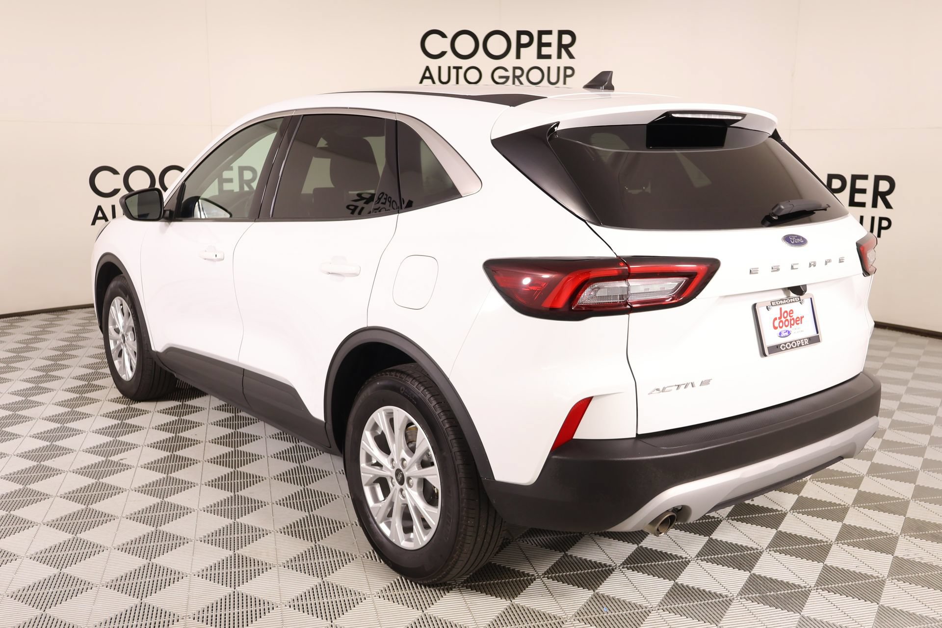 Used 2024 Ford Escape Active w/ Cold Weather Package FWD image 22