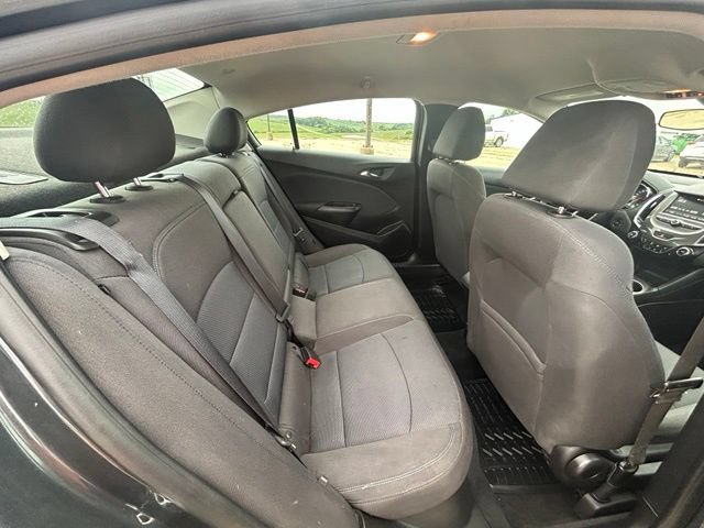 Used 2018 Chevrolet Cruze LT w/ LT Convenience Package FWD image 14