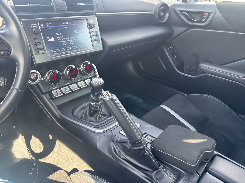 Used 2022 Toyota GR86 Premium image 15