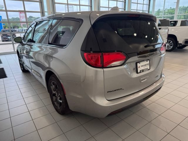 Used 2019 Chrysler Pacifica Touring Plus w/ S Appearance Package FWD image 40