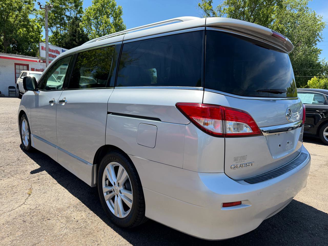 Used 2011 Nissan Quest SL w/ Protection Pkg FWD image 7