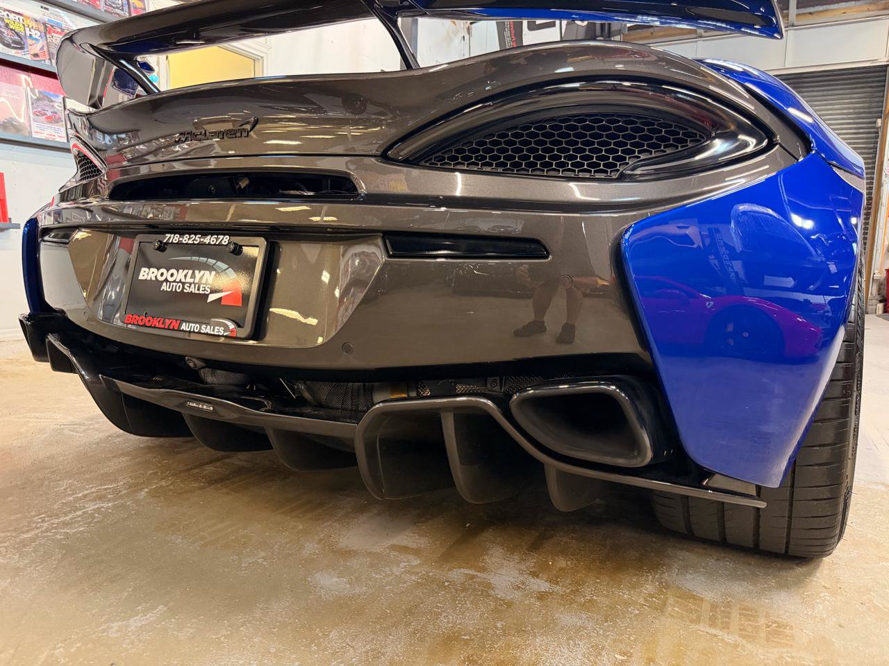 Used 2018 McLaren 570S Spider RWD image 26