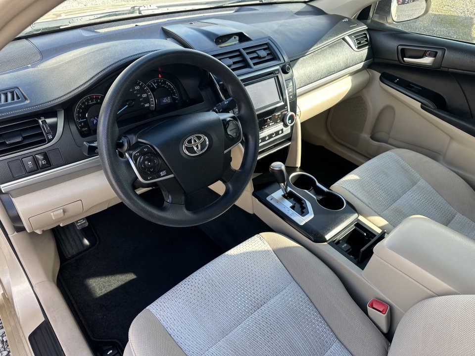 Used 2012 Toyota Camry LE image 11