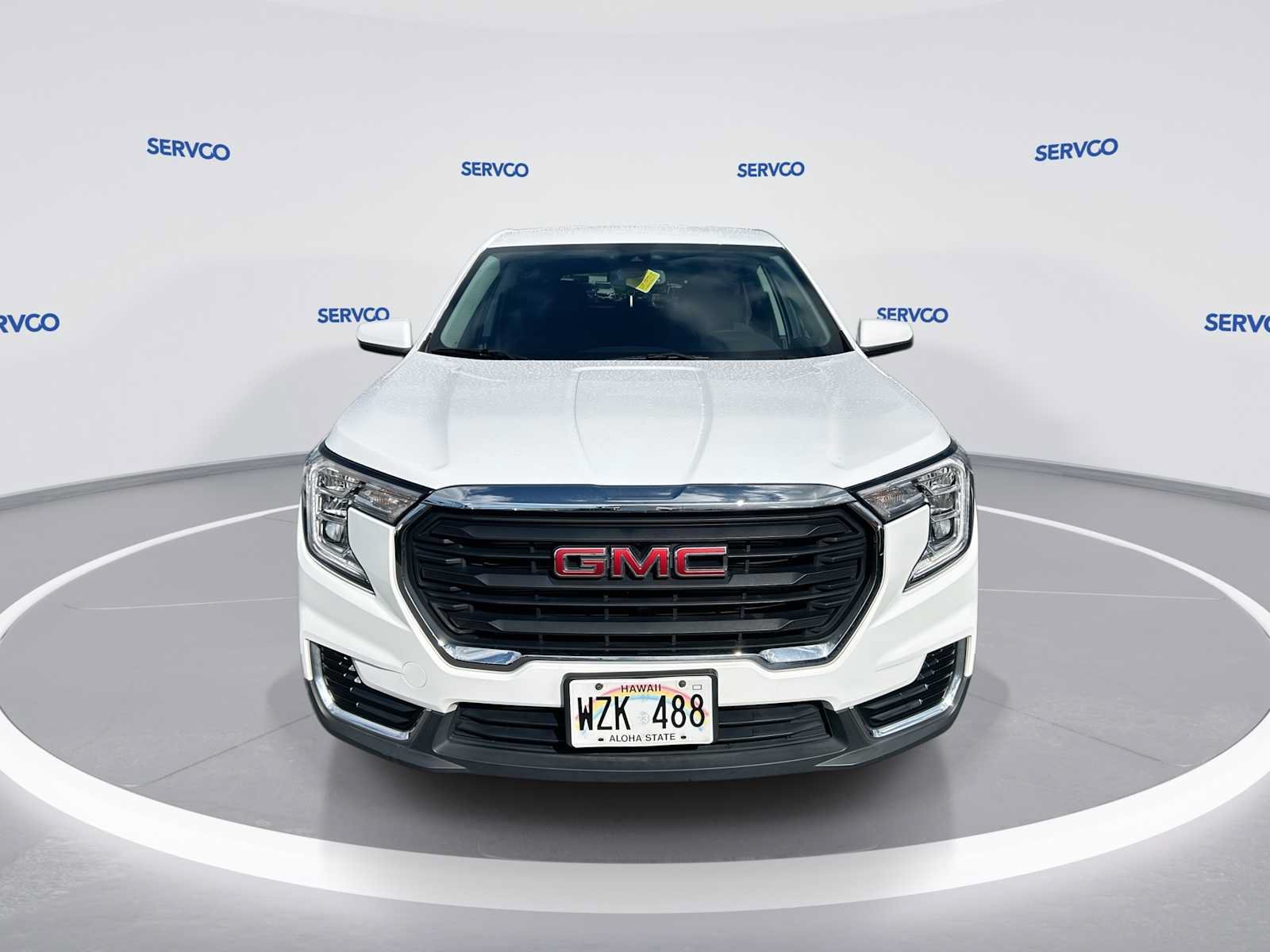 Used 2024 GMC Terrain SLE FWD image 3