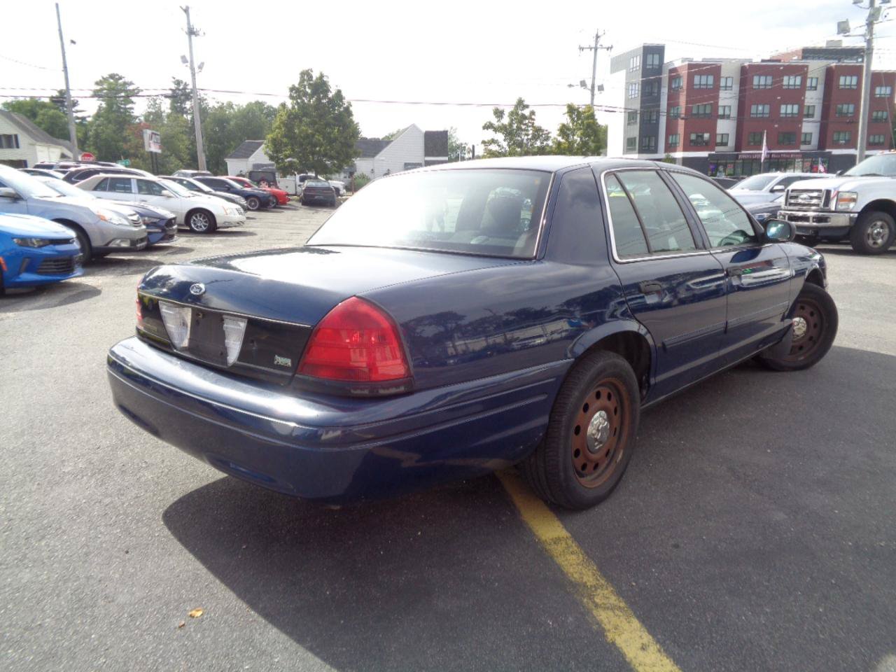 Used 2010 Ford Crown Victoria Police Interceptor RWD image 4