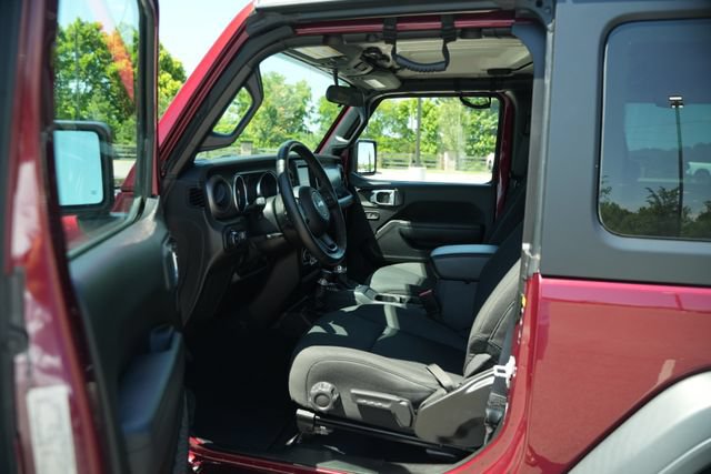 Used 2022 Jeep Wrangler Sport AWD/4WD image 12