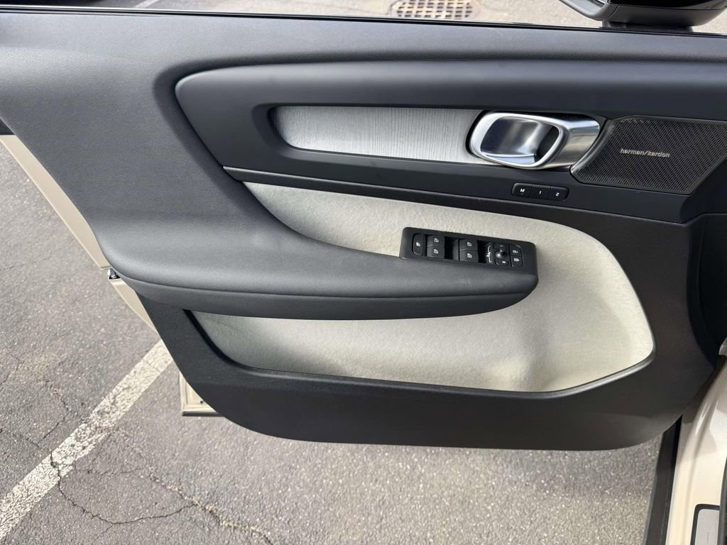Certified 2026 Volvo XC40 B5 Plus w/ Climate Package image 14