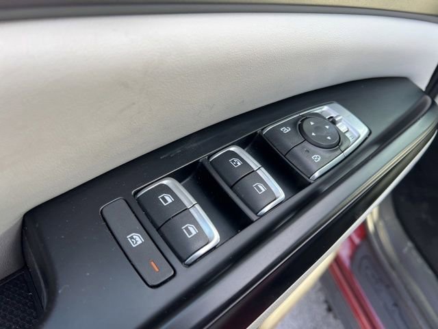 Certified 2024 Kia Carnival LX image 28