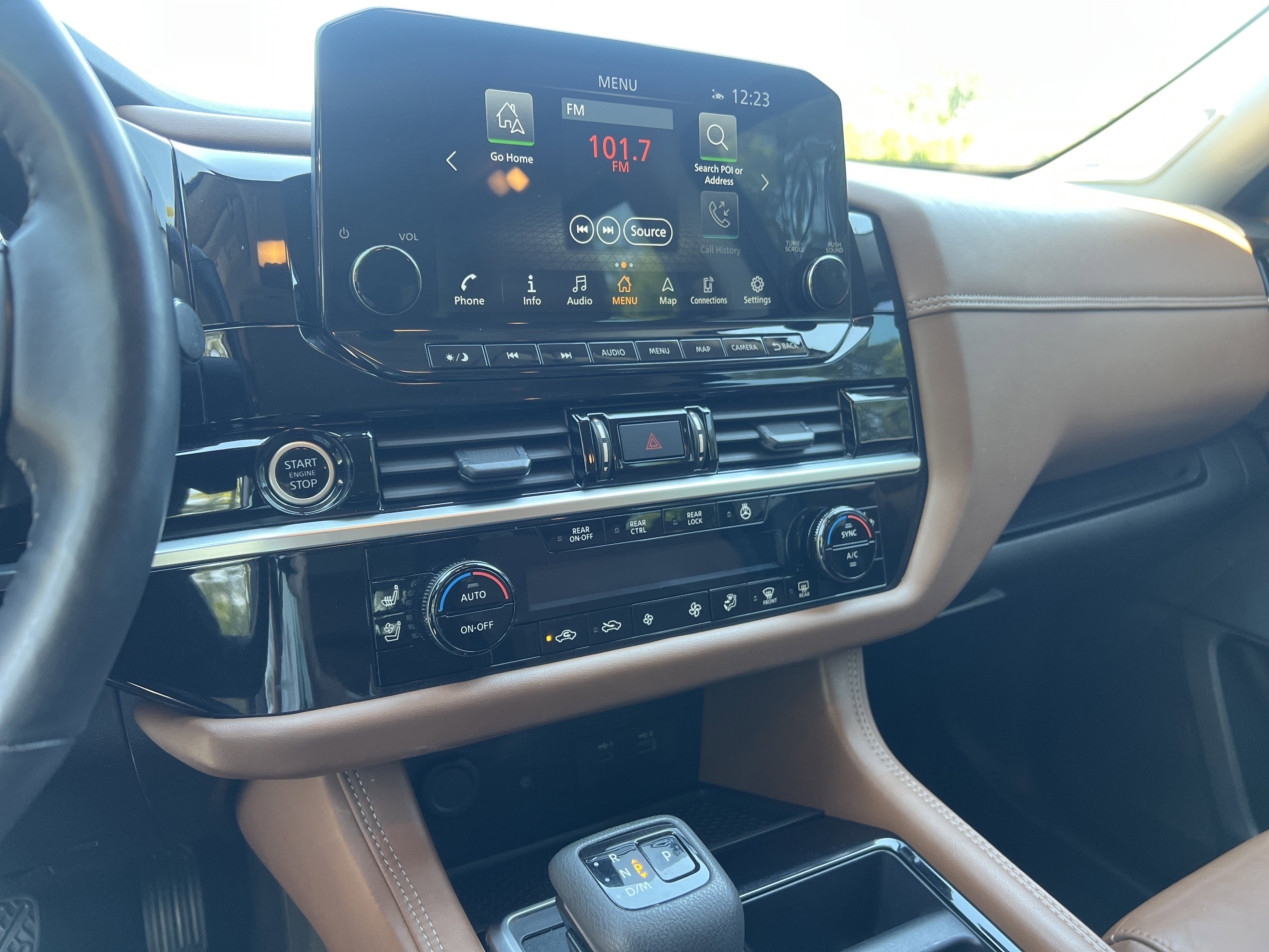 Used 2024 Nissan Pathfinder Platinum w/ Cargo Package image 37