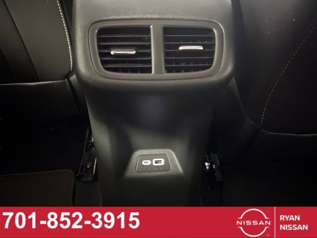 Used 2023 Buick Envision Essence image 36