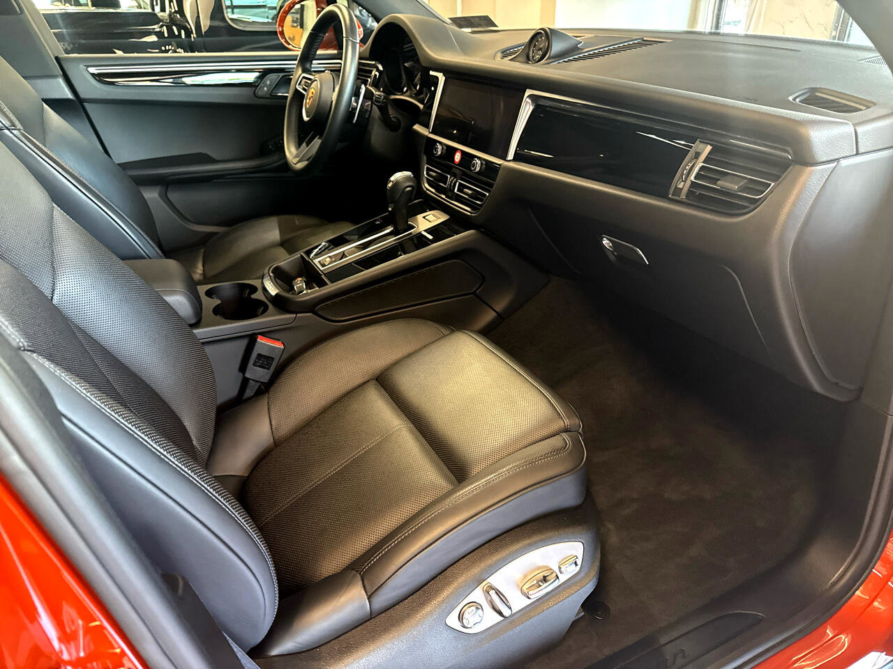 Used 2022 Porsche Macan Base image 21