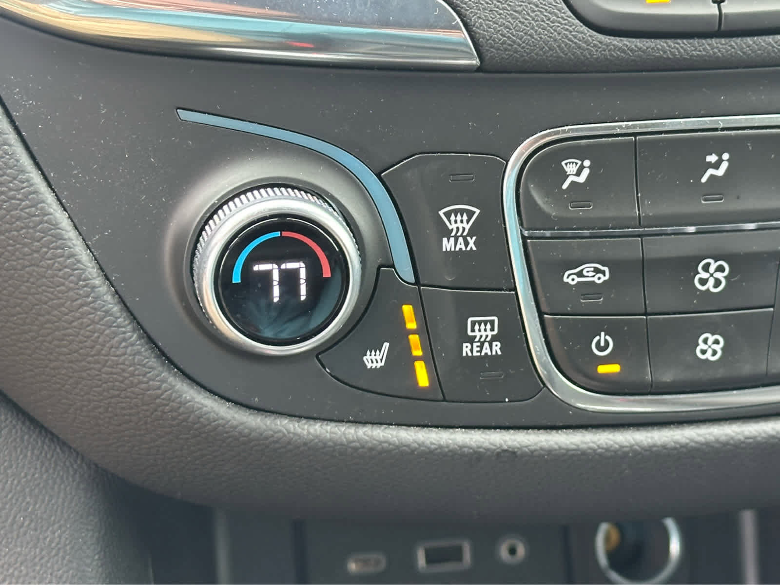 Used 2023 Chevrolet Equinox LT AWD/4WD image 16