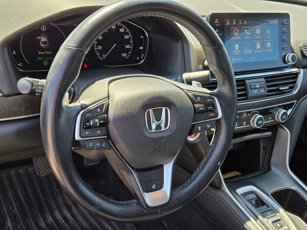 Used 2018 Honda Accord Touring image 11