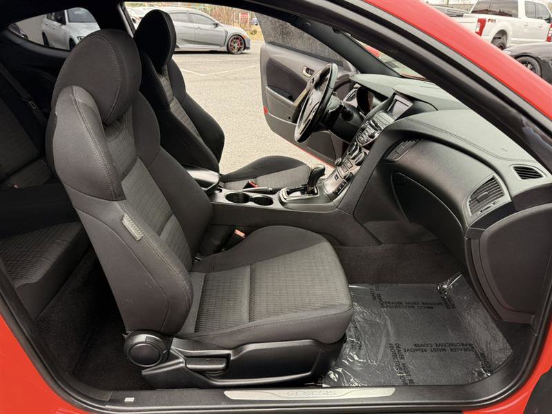 Used 2015 Hyundai Genesis 3.8 image 13