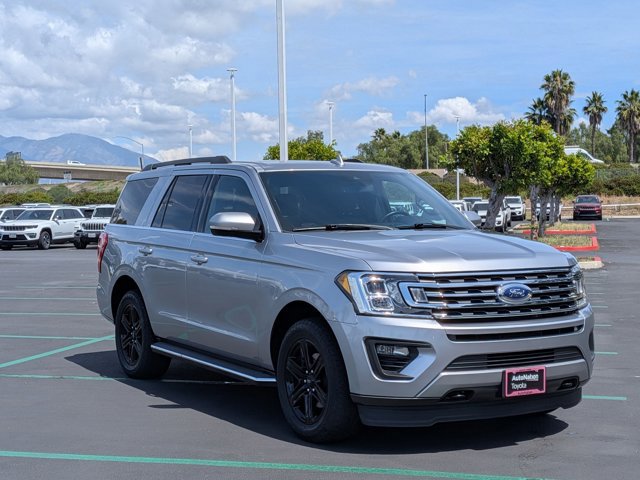 Used 2020 Ford Expedition XLT w/ Equipment Group 202A image 3