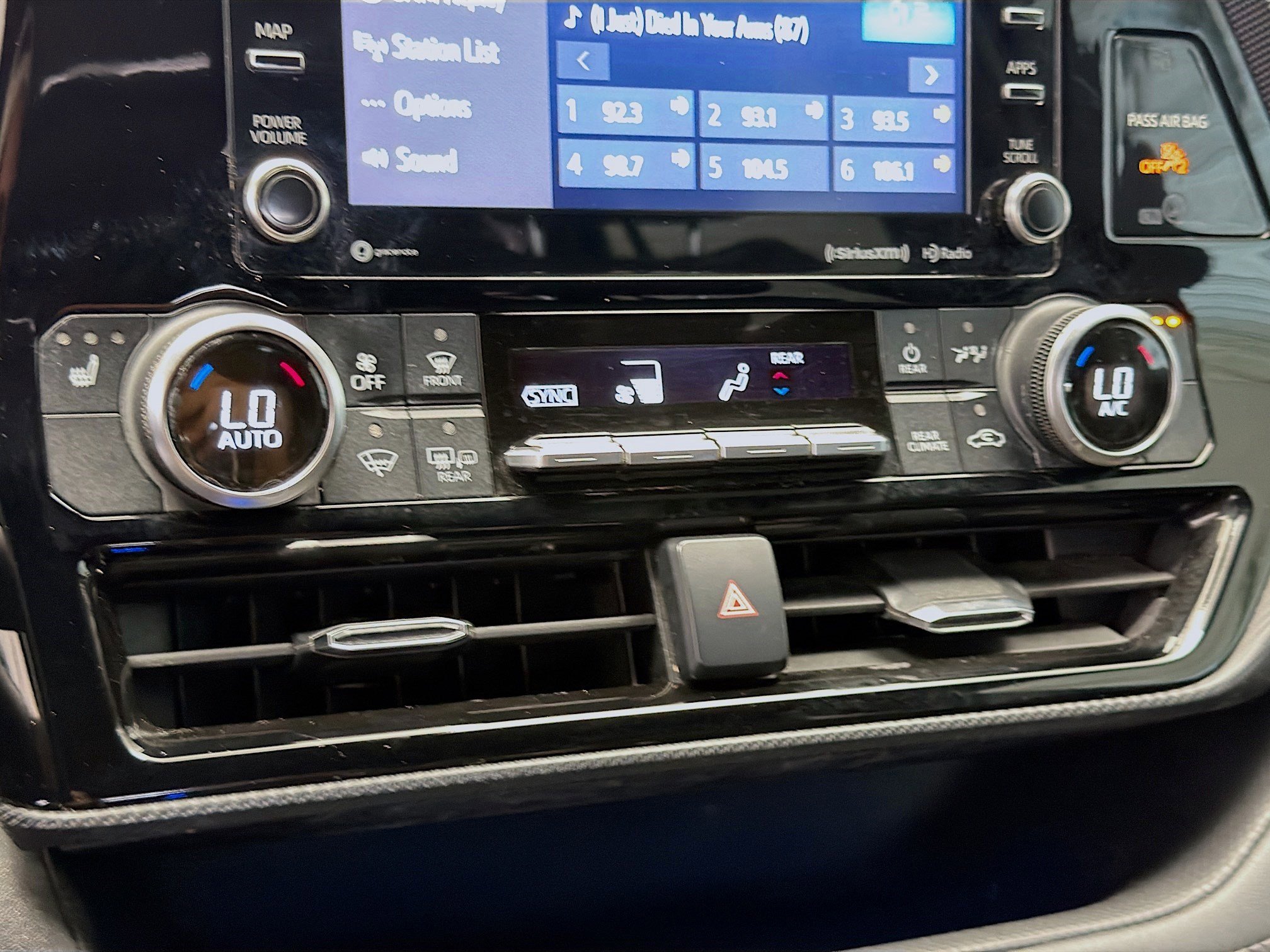 Used 2021 Toyota Highlander XSE image 10