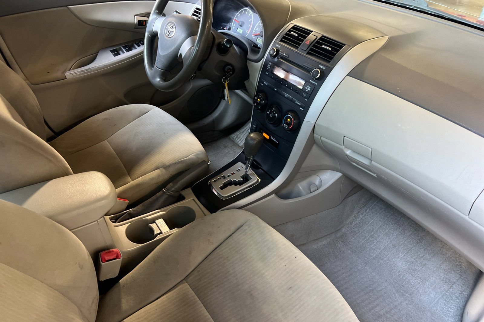 Used 2010 Toyota Corolla LE FWD image 15