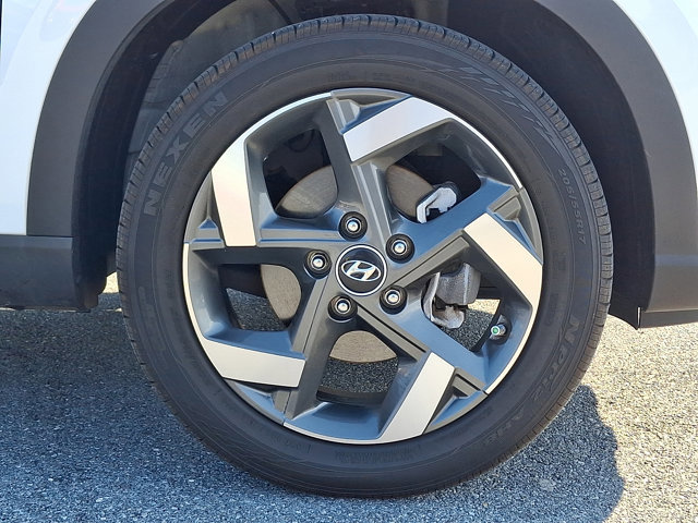 Certified 2024 Hyundai Venue SEL image 8