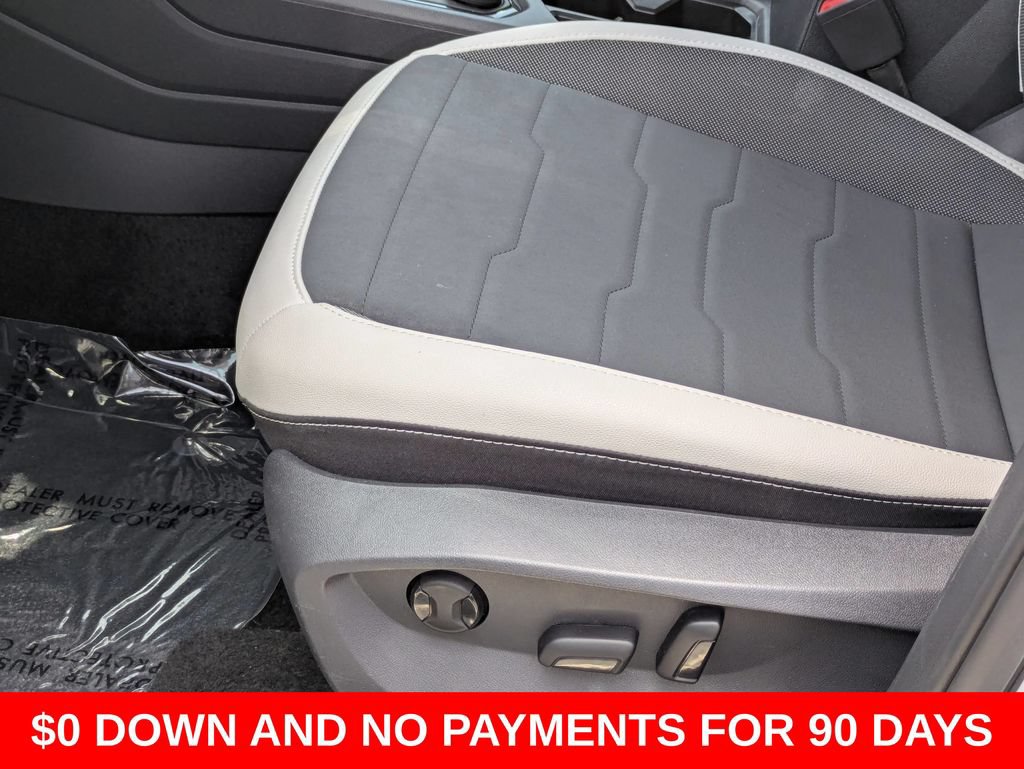 Used 2025 Volkswagen Taos SE AWD/4WD image 15