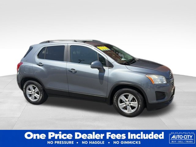 Used 2015 Chevrolet Trax LT w/ LT Sun and Sound Package FWD image 29