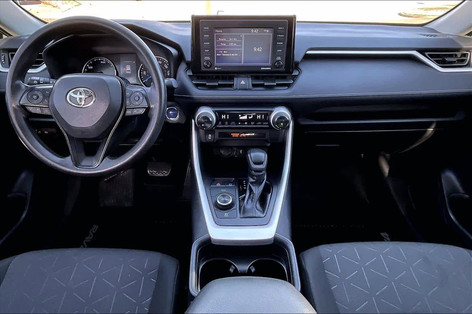 Used 2020 Toyota RAV4 XLE image 16