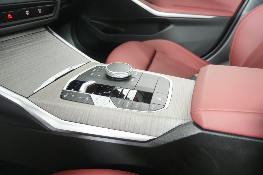Certified 2026 BMW 330i Sedan RWD image 23