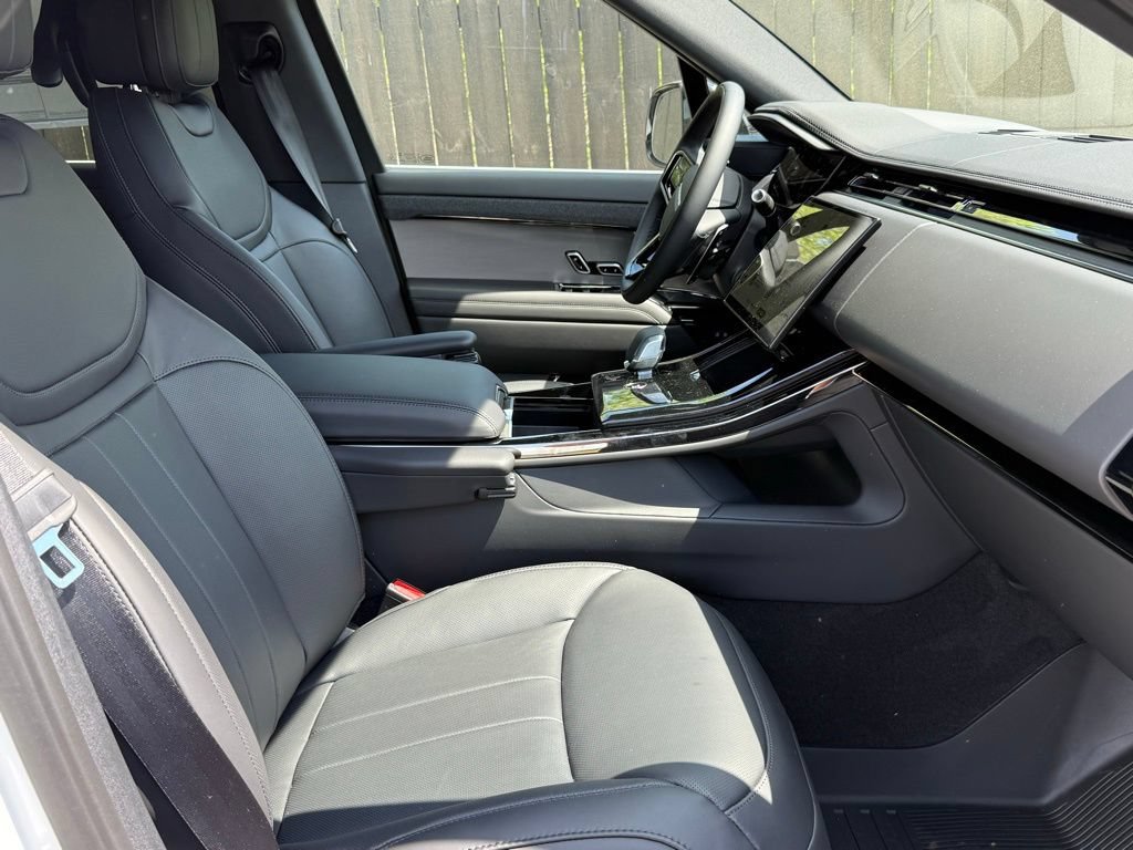 New 2026 Land Rover Range Rover Sport Dynamic SE AWD/4WD image 11