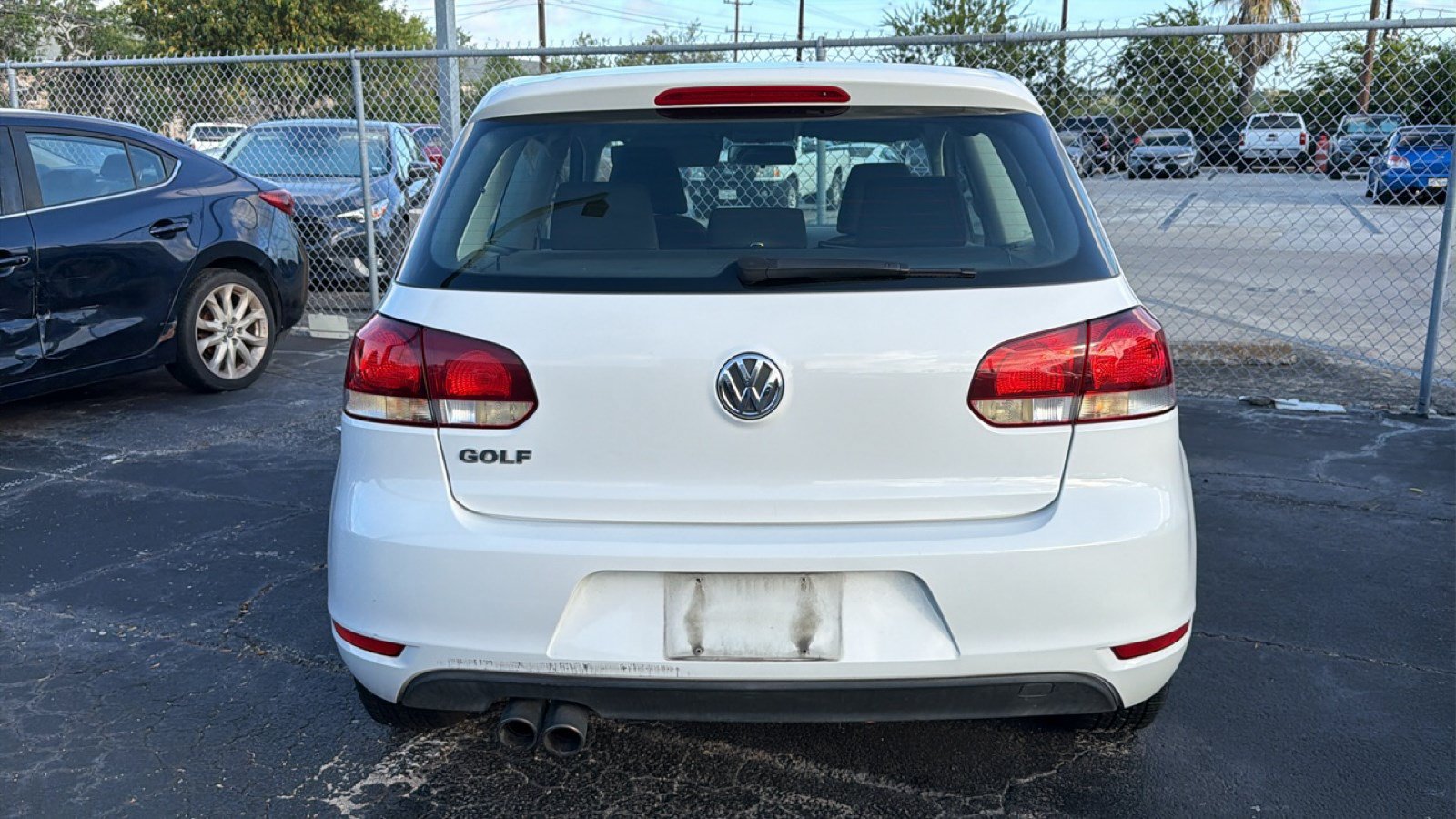 Used 2011 Volkswagen Golf 2-Door FWD image 5